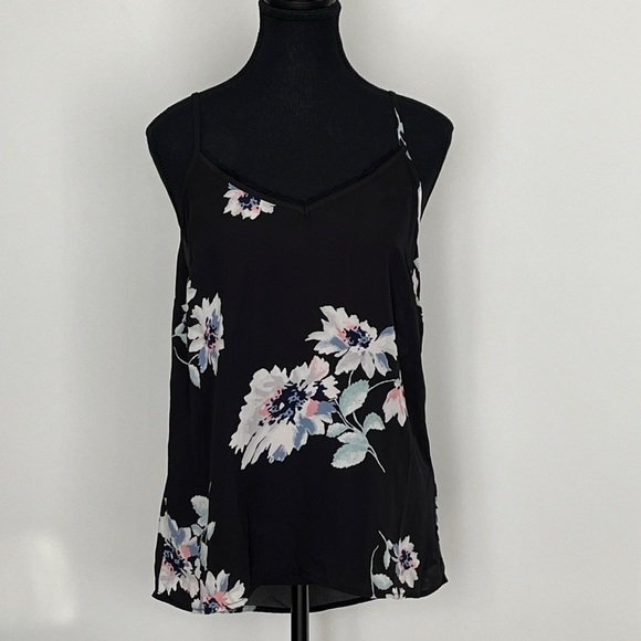 Reitmans Floral Black Camisole Top size medium - Picture 2 of 7